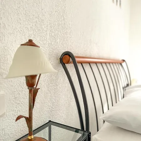 Apartament Coquet Avec Le Terrasse Sur Le